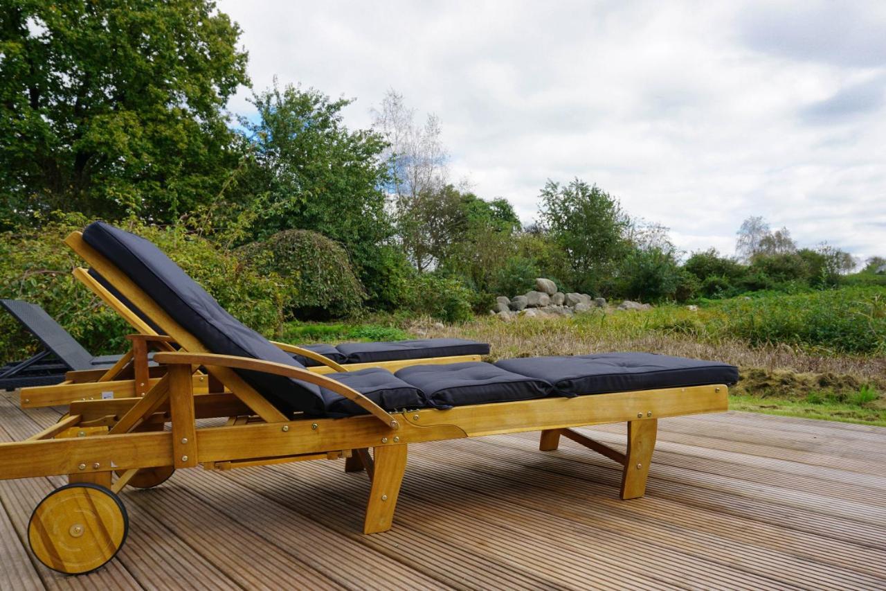 Ruhe Unter Reet-Haus Mit Sauna, Whirlpool Und Kamin Gnarrenburg ภายนอก รูปภาพ