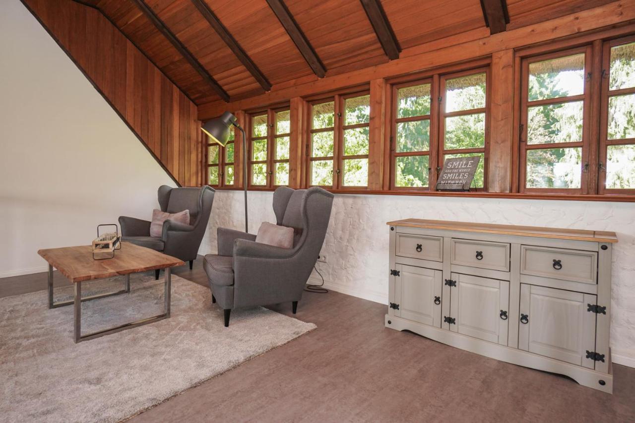 Ruhe Unter Reet-Haus Mit Sauna, Whirlpool Und Kamin Gnarrenburg ภายนอก รูปภาพ